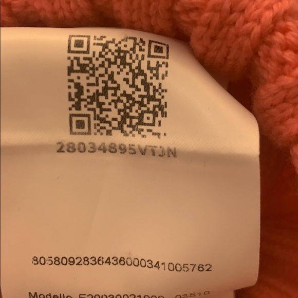 Moncler hat - Picture 4 of 4